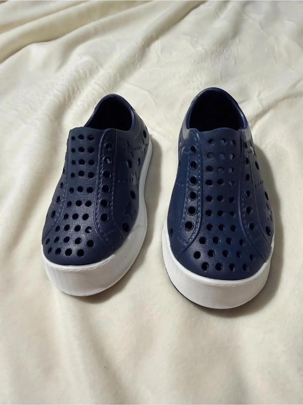 Shooshoos Kids Navy Perforated Slip-On Shoes with White Sole Size 5